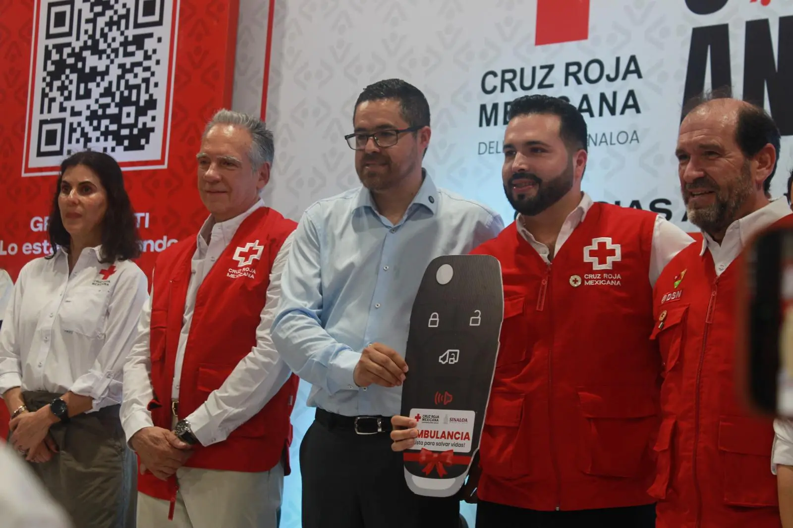 $!Cruz Roja Sinaloa supera colecta anual con más de $50.3 millones y entrega 15 ambulancias
