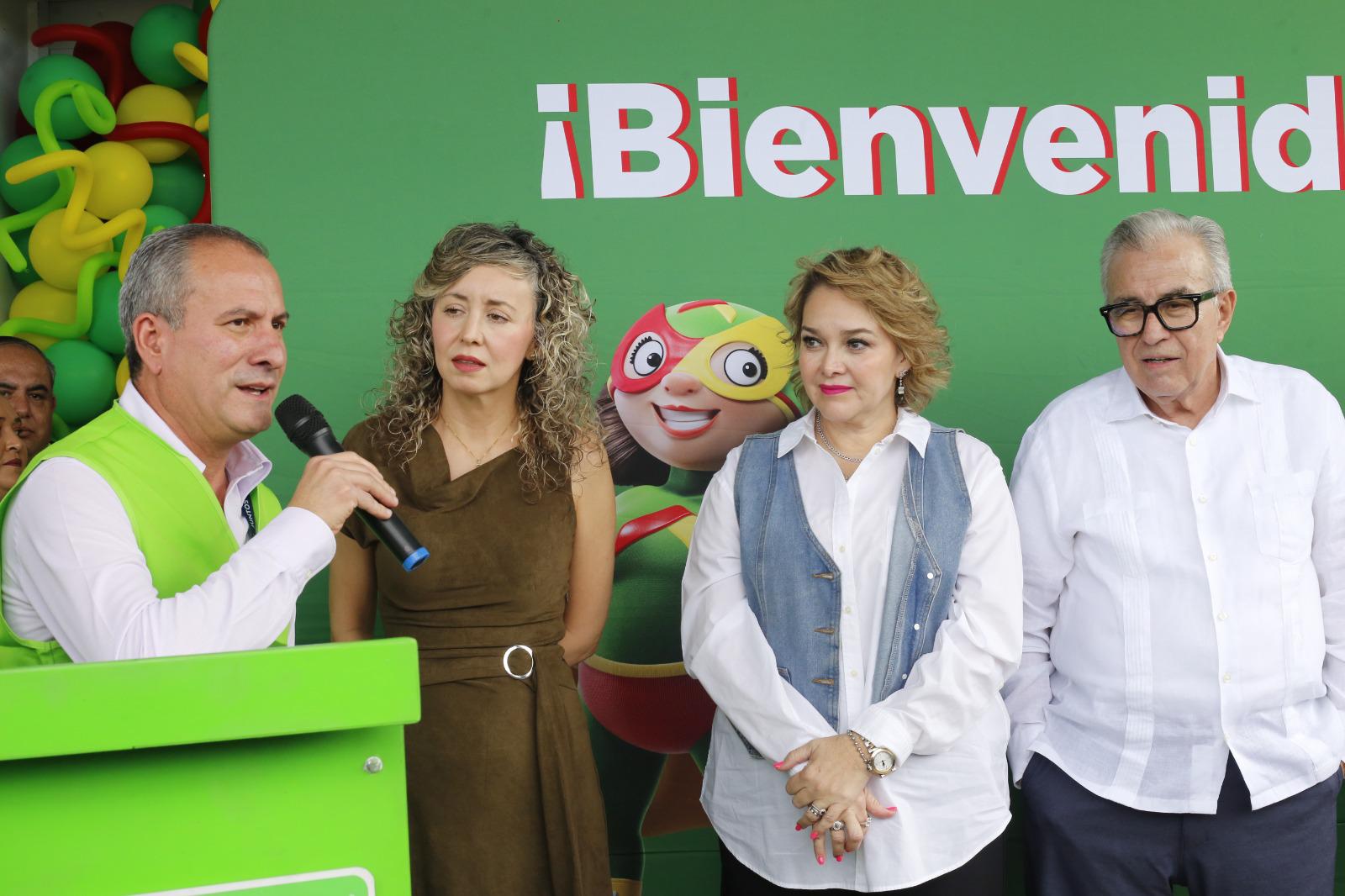 $!Gobierno de Sinaloa acude a inauguración de tienda Bodega Aurrerá en Villa Bonita, Culiacán