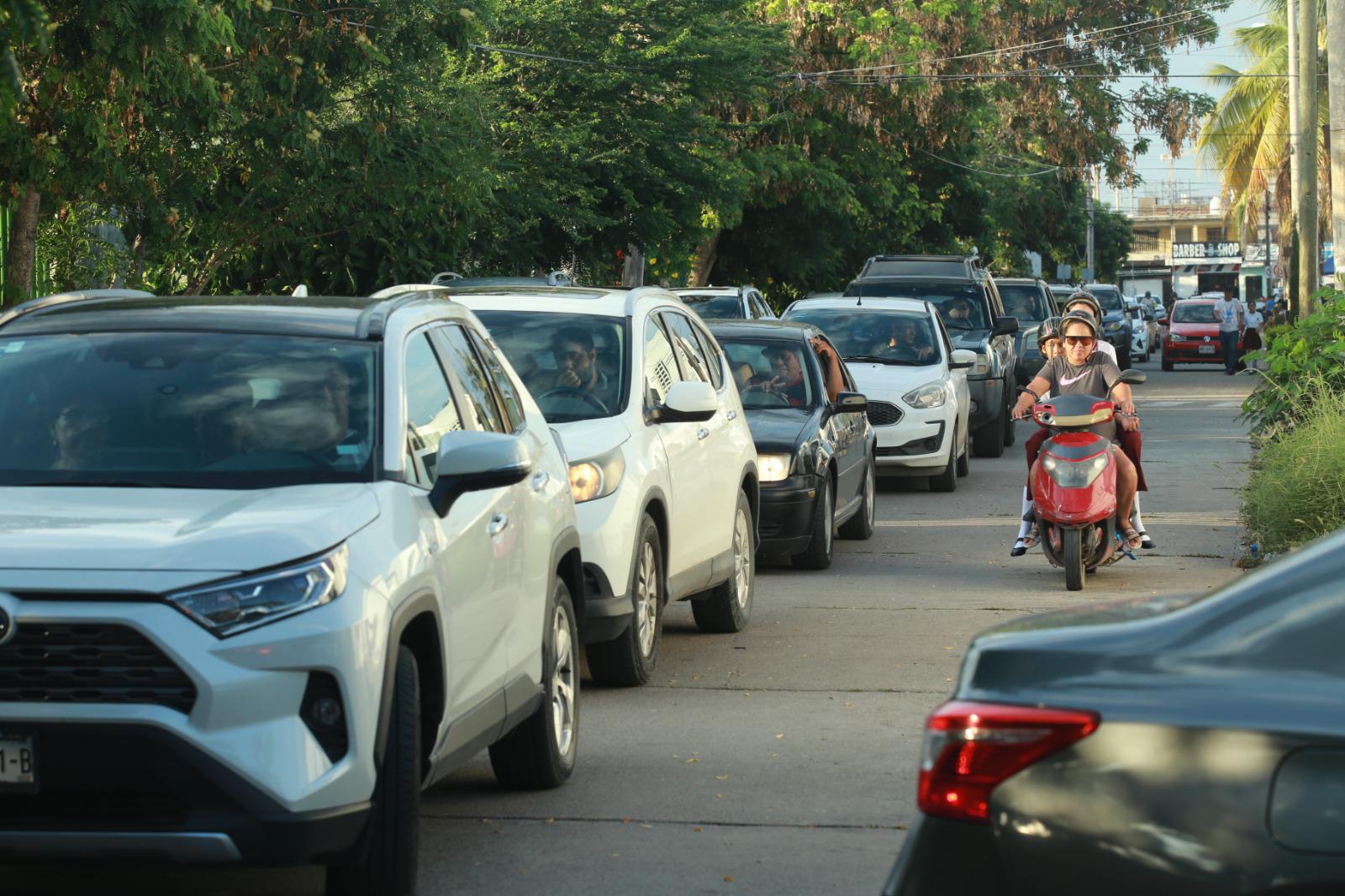 $!Inicia el ciclo escolar 2023-2024 y se agudiza el tráfico en Mazatlán