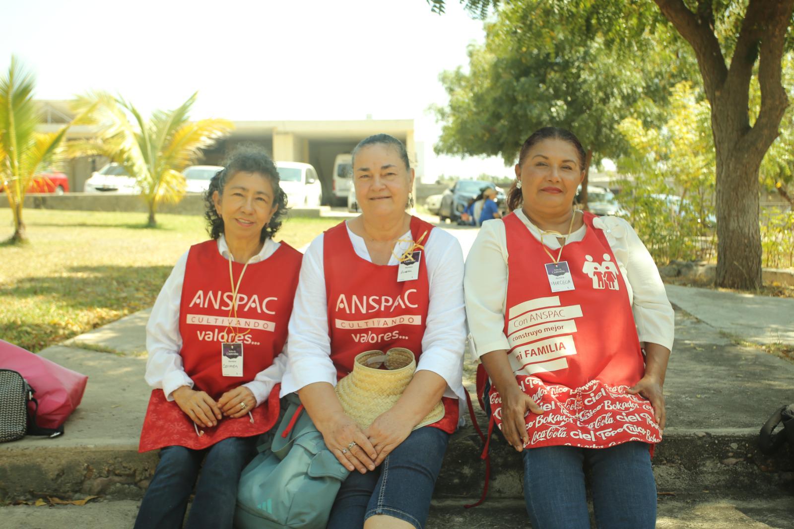 $!María del Carmen Alcaraz, Aurora Osuna y Marcela Bastidas.