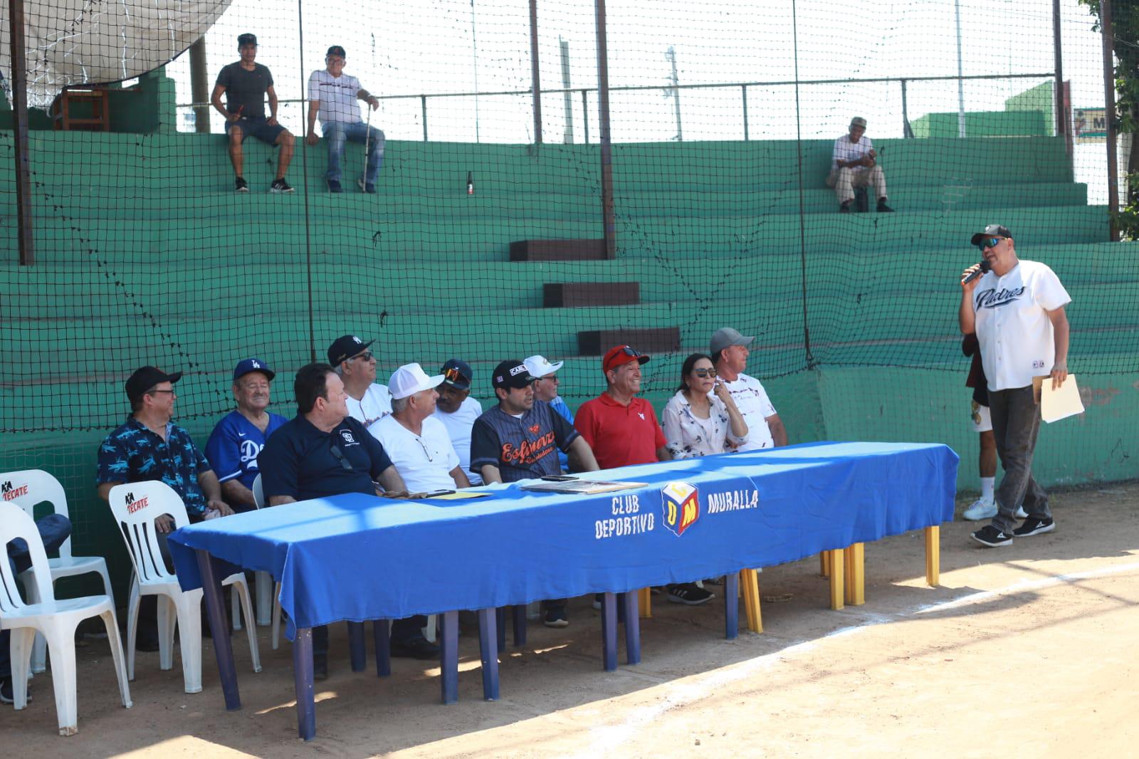 $!Cantan playball en Liga de Beisbol de 35 Años, en Club Muralla