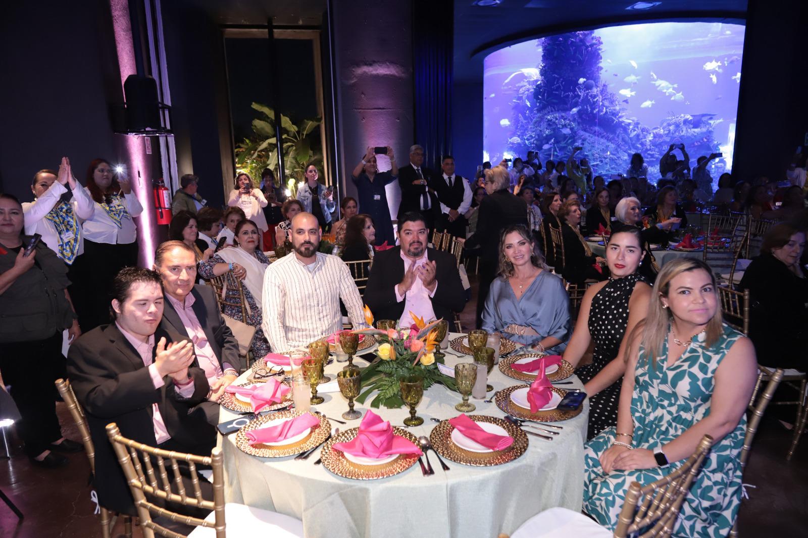 $!Invitados especiales estuvieron en la velada.