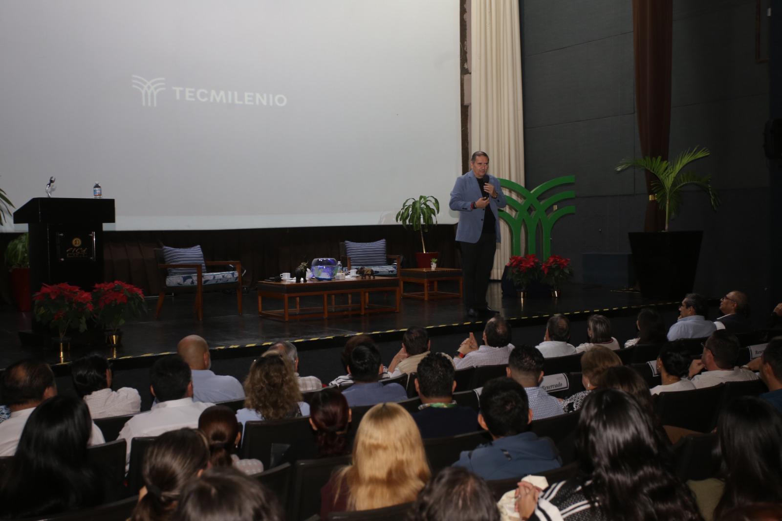 $!Óscar García expresó un mensaje de bienvenida a los asistentes.