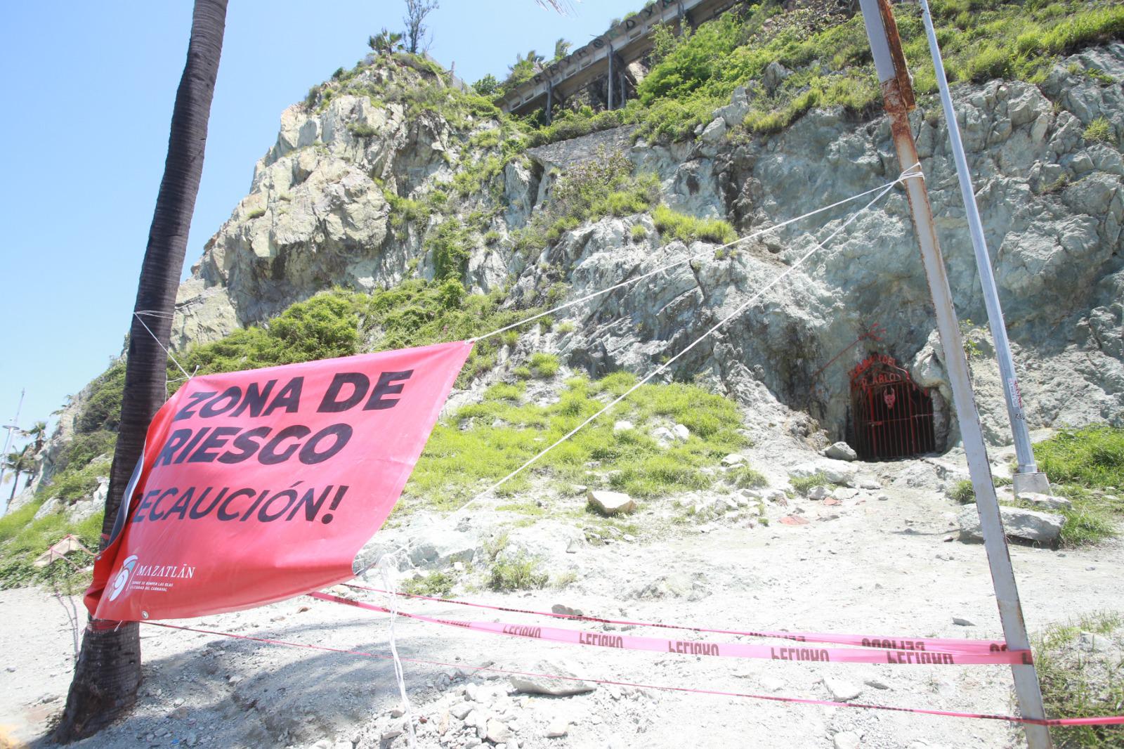 $!Zona de Cueva del Diablo en Mazatlán aún es de riesgo, advierte Protección Civil