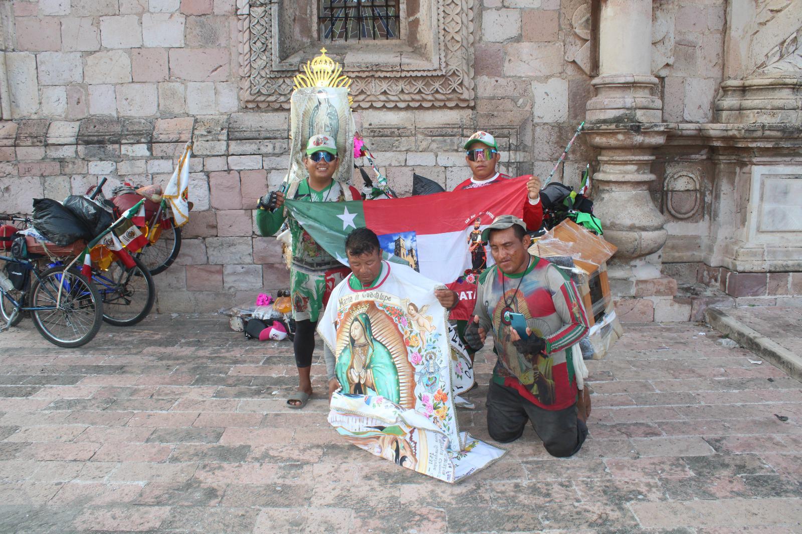 $!Peregrinan en bicicleta desde Yucatán para visitar a la Virgen del Rosario y otros santuarios de México