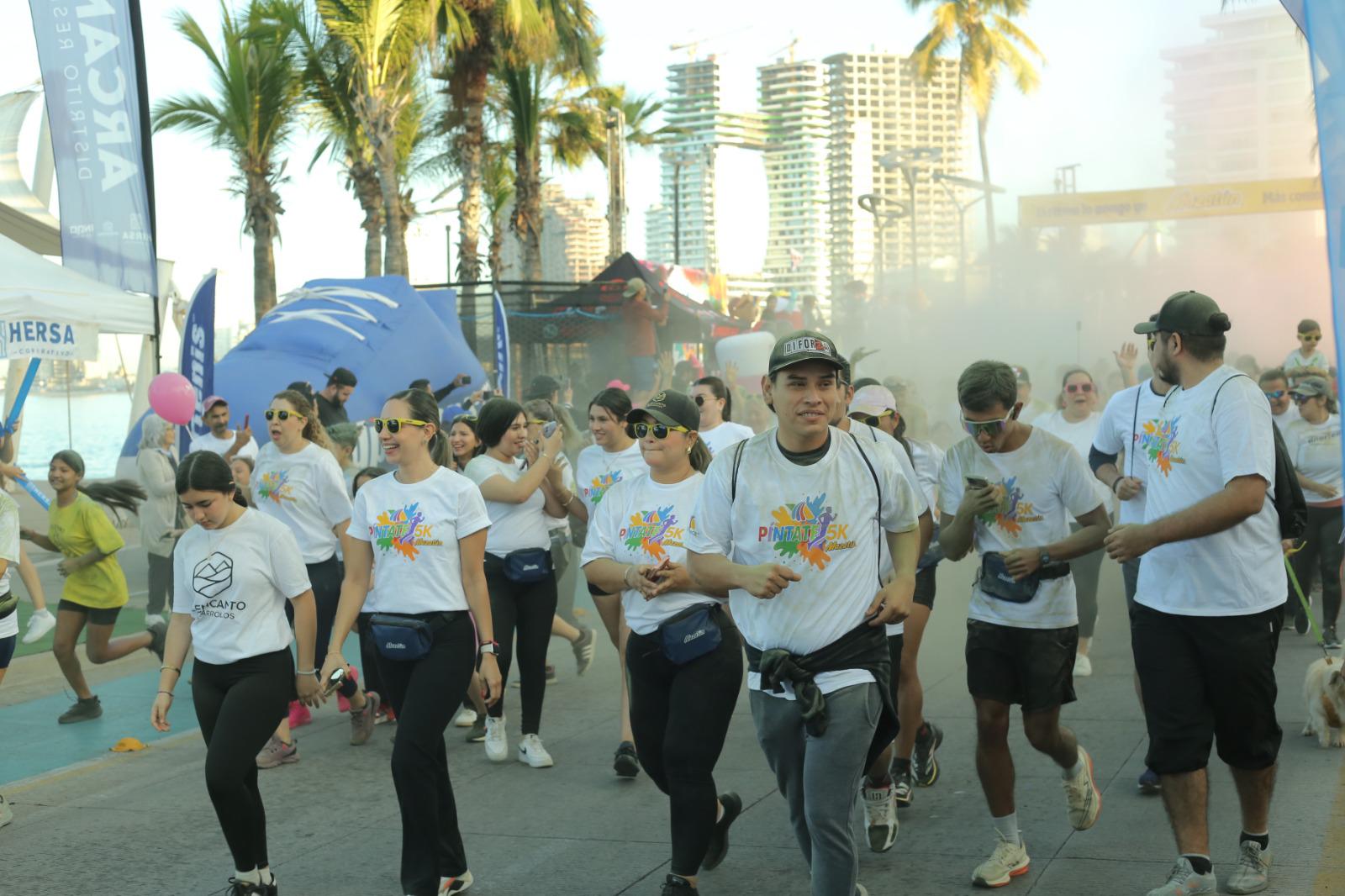 $!Se vive fiesta deportiva y de colores en la Carrera Píntate 5K Mazatún