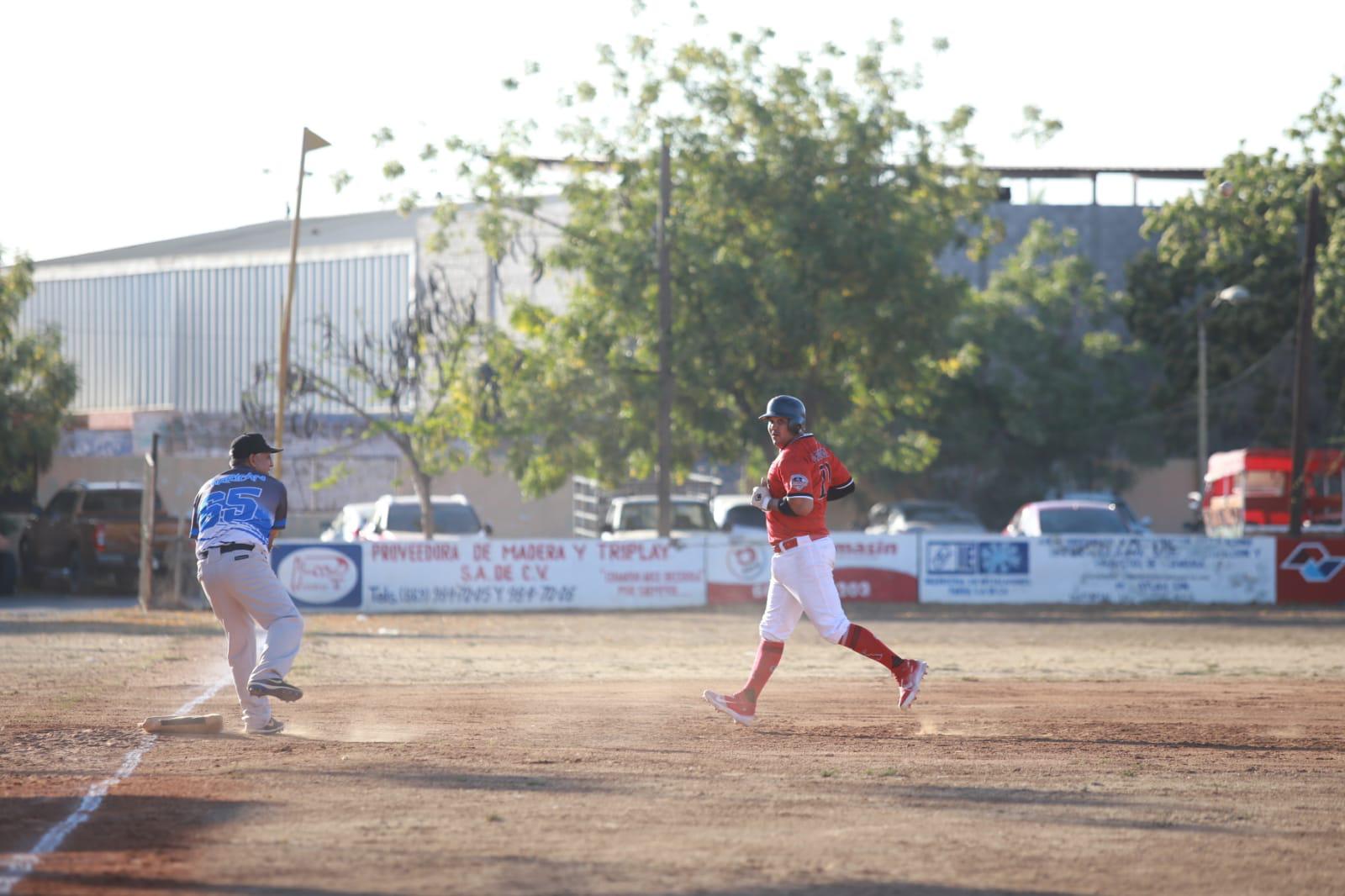 $!Hotel El Cid cobra revancha en Liga de Beisbol Meseros al Bat