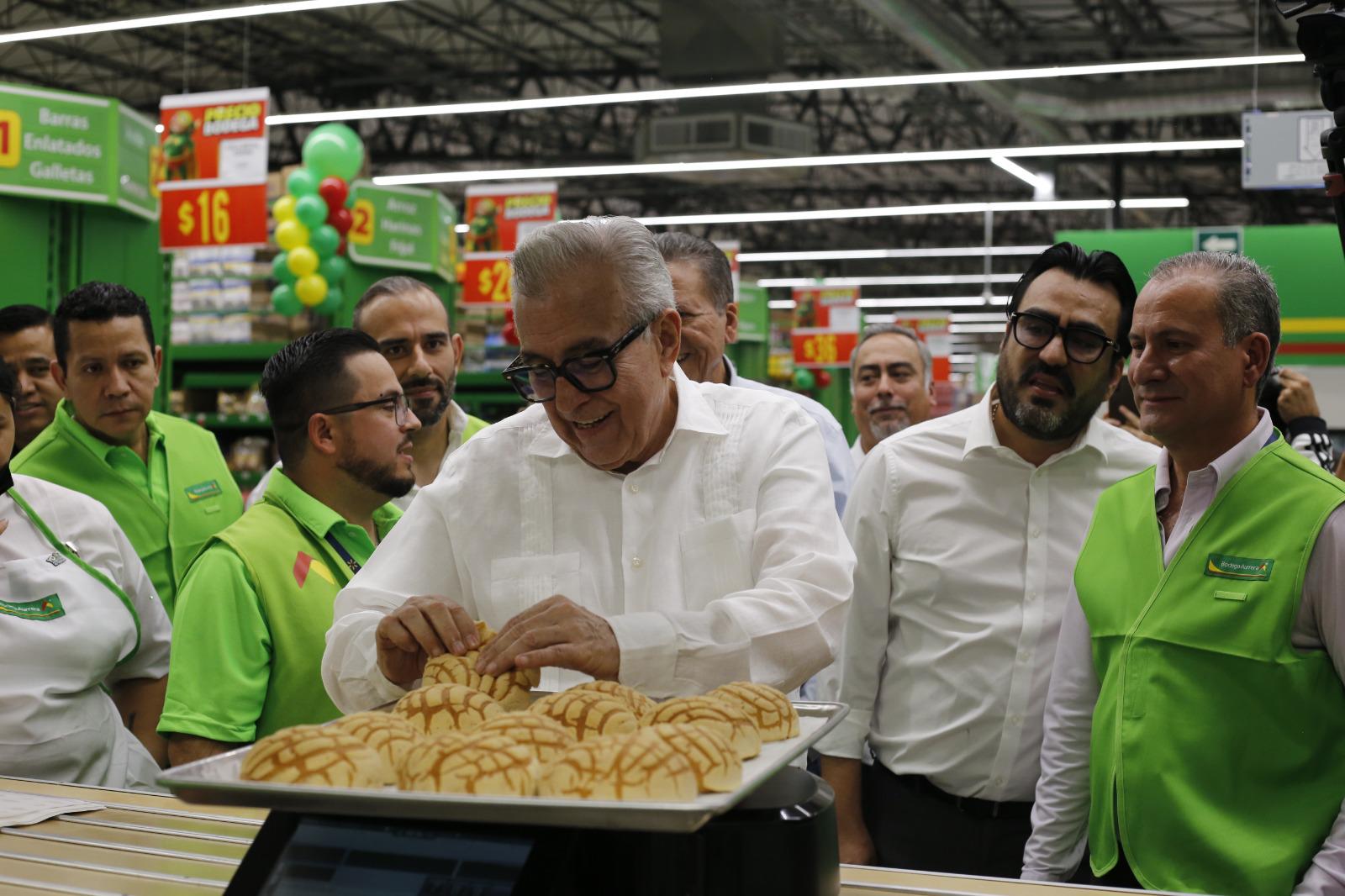 $!Gobierno de Sinaloa acude a inauguración de tienda Bodega Aurrerá en Villa Bonita, Culiacán