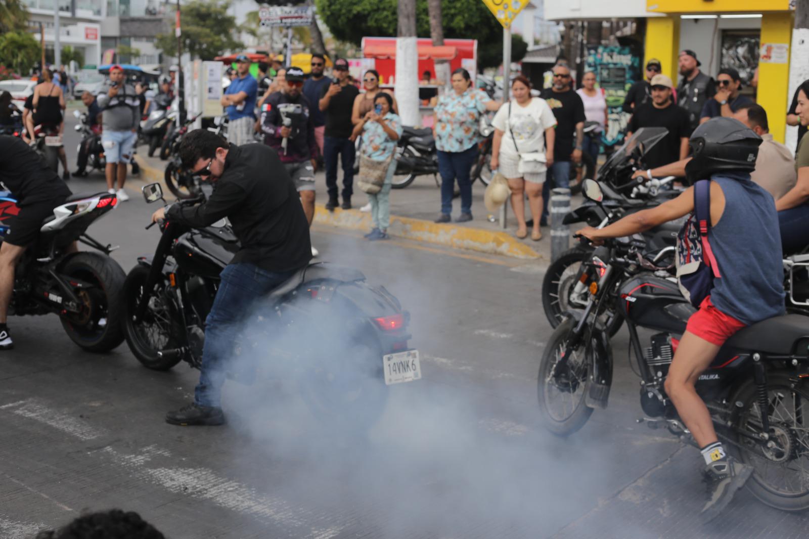 $!Rugen los motores en el magno desfile de la Semana de la Moto Mazatlán 2026