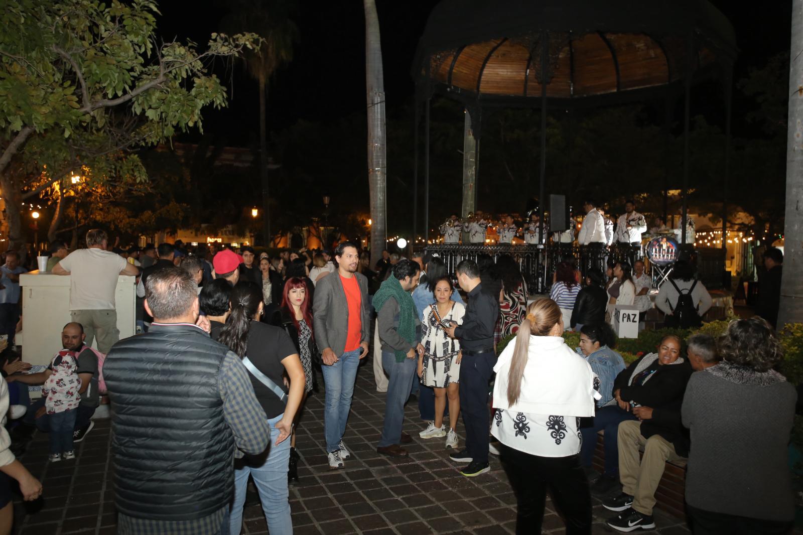 $!Bandas musicales animan la fiesta carnavalera en la Plazuela Machado