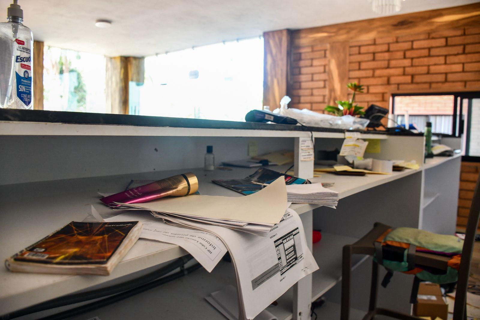 $!Los estragos del ataque armado en Altata: base sindical baleada y un hotel devastado por las llamas