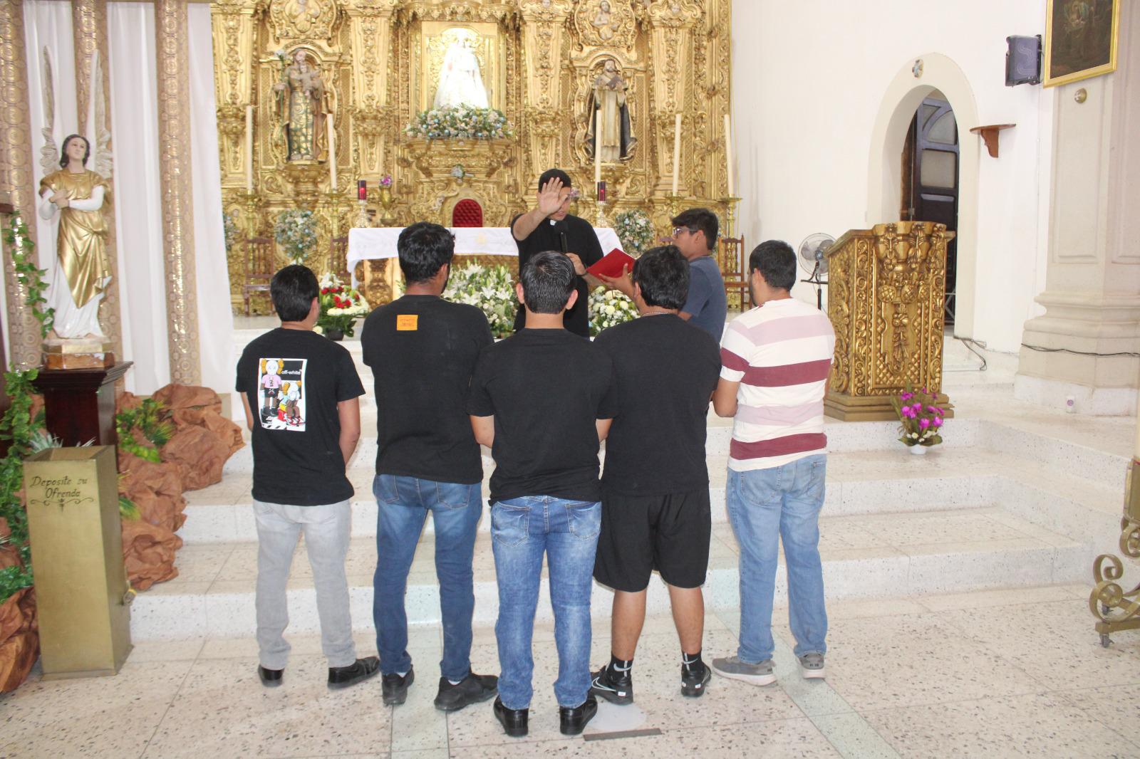 $!Ofrecen misa por el regreso de jóvenes desaparecidos, en Rosario