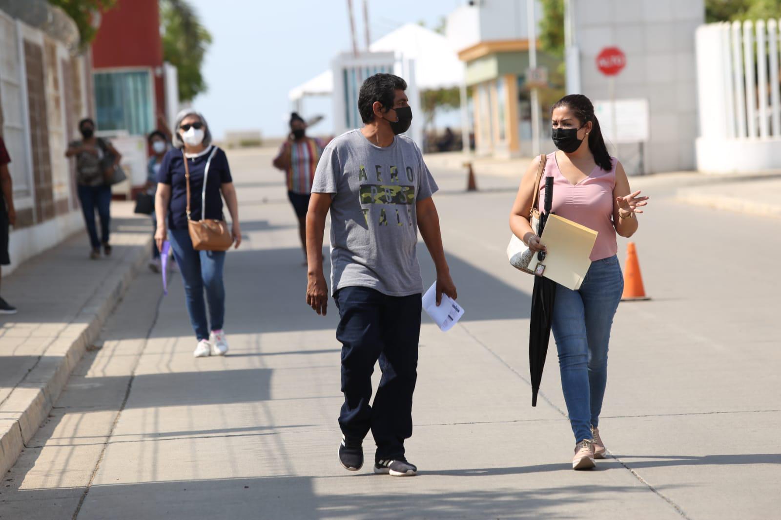 $!Mazatlán vacuna contra el Covid-19 a sus maestros y maestras