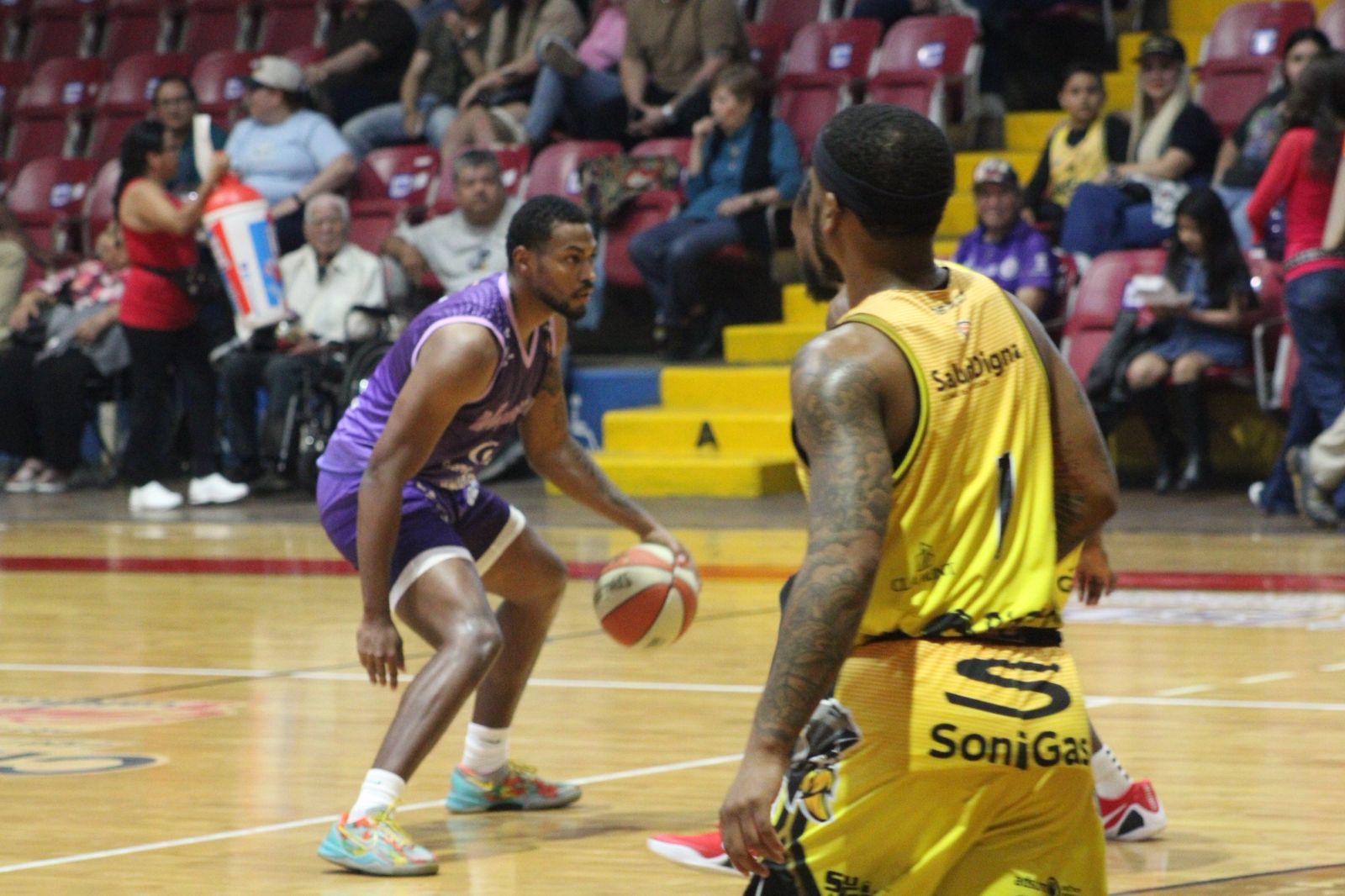 $!Venados Basketball toma revancha ante Caballeros