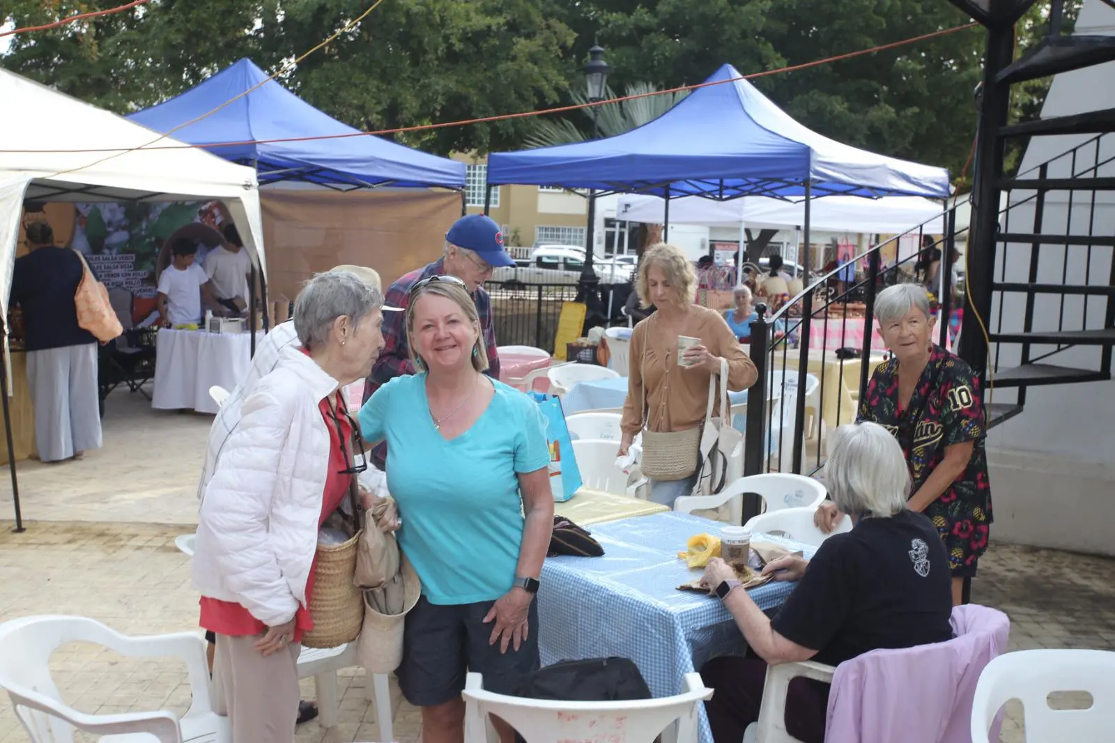 $!Entre compras saludables y rock clásico, el Mercado Orgánico de Mazatlán registra una concurrida jornada