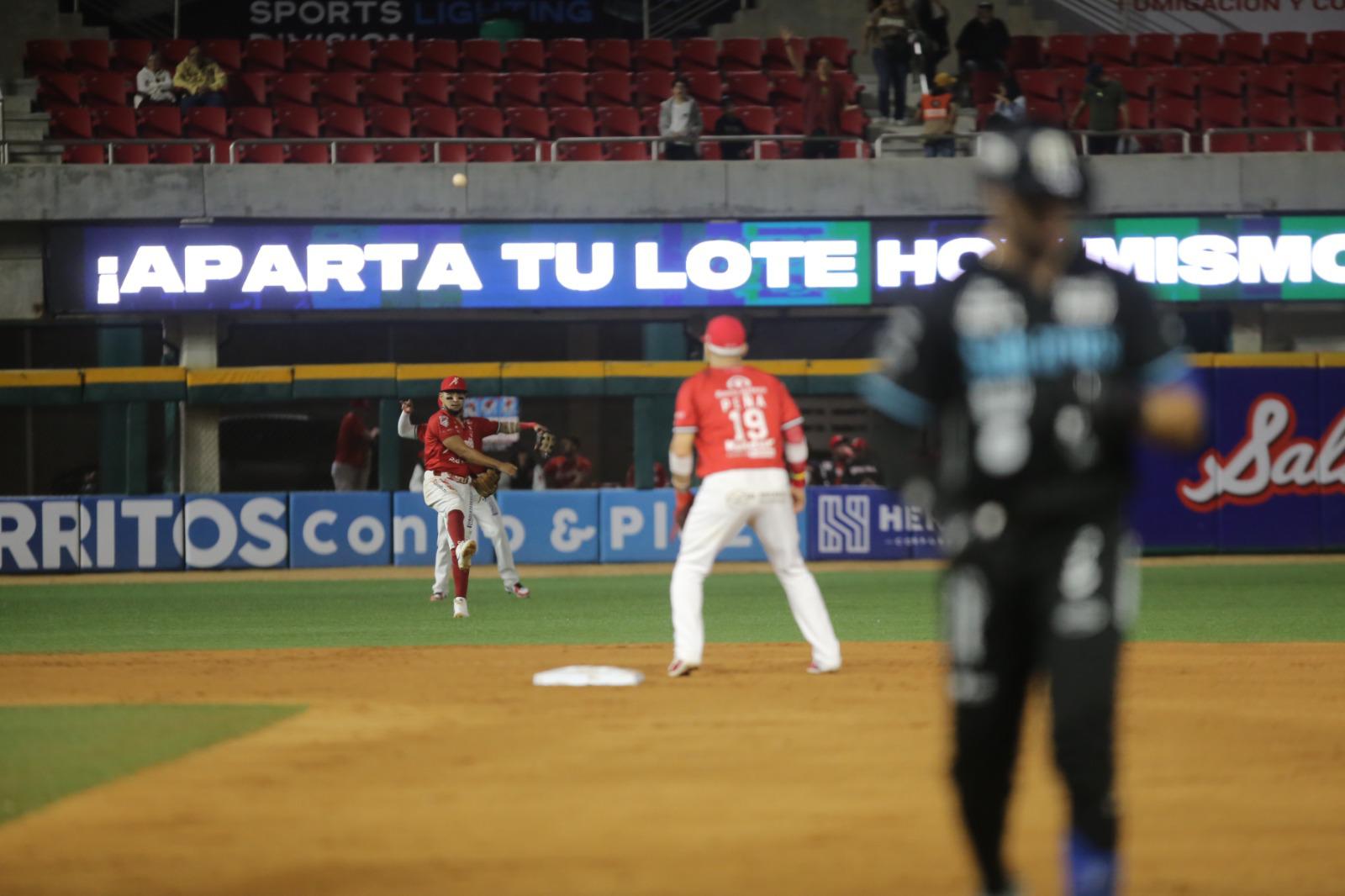$!Kingham rompe maleficio y enfila a Venados llevarse primero de la serie ante Sultanes