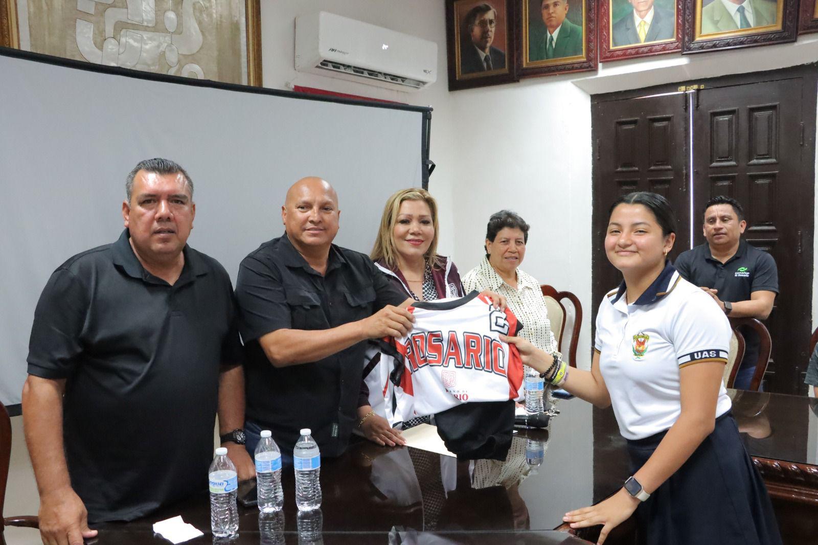 $!Seleccionados de Rosario que competirá en los Juegos Conade 2026 reciben uniformes