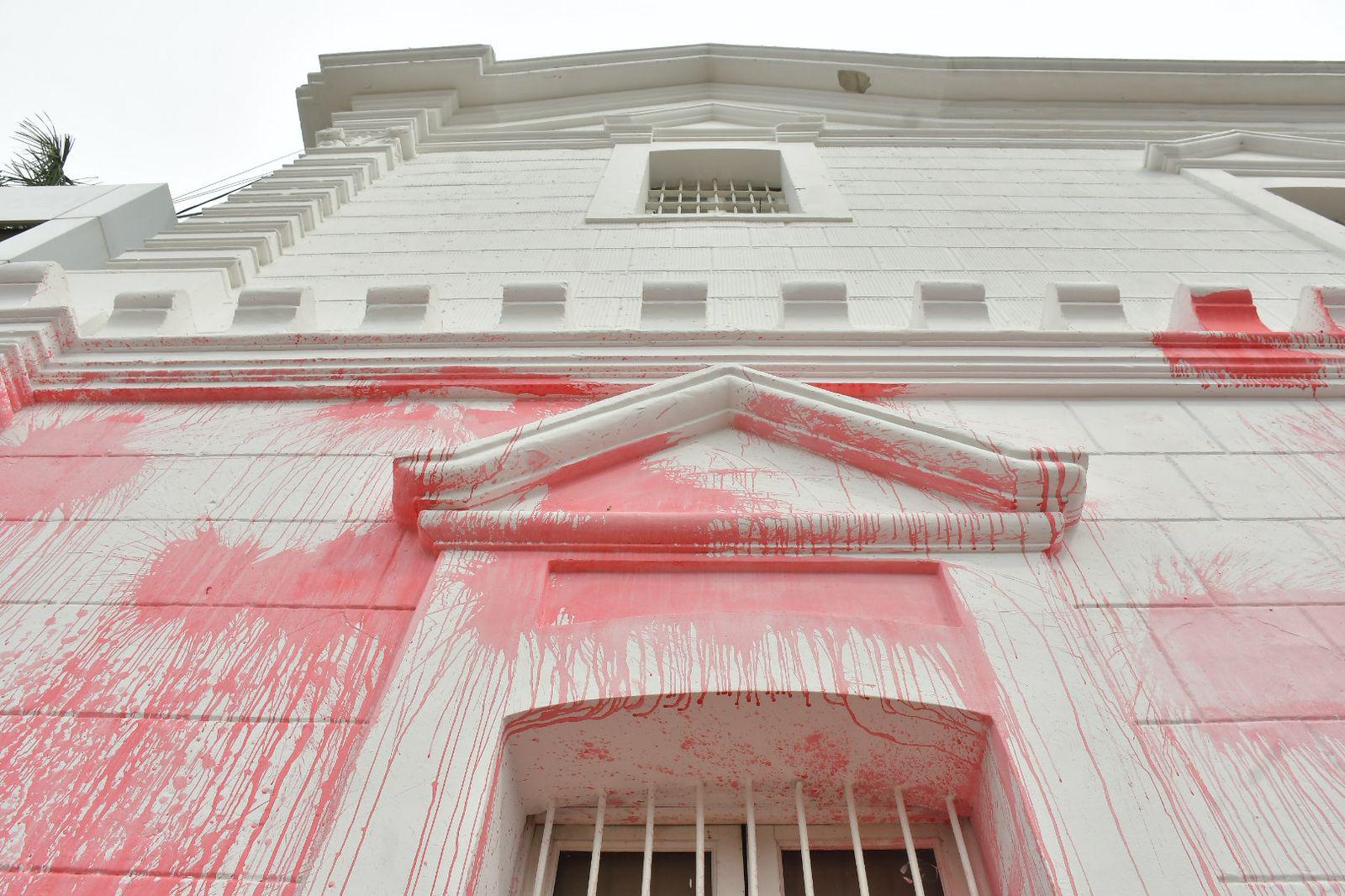 $!Marcha del 8M en Culiacán culmina con pintas en el Ayuntamiento
