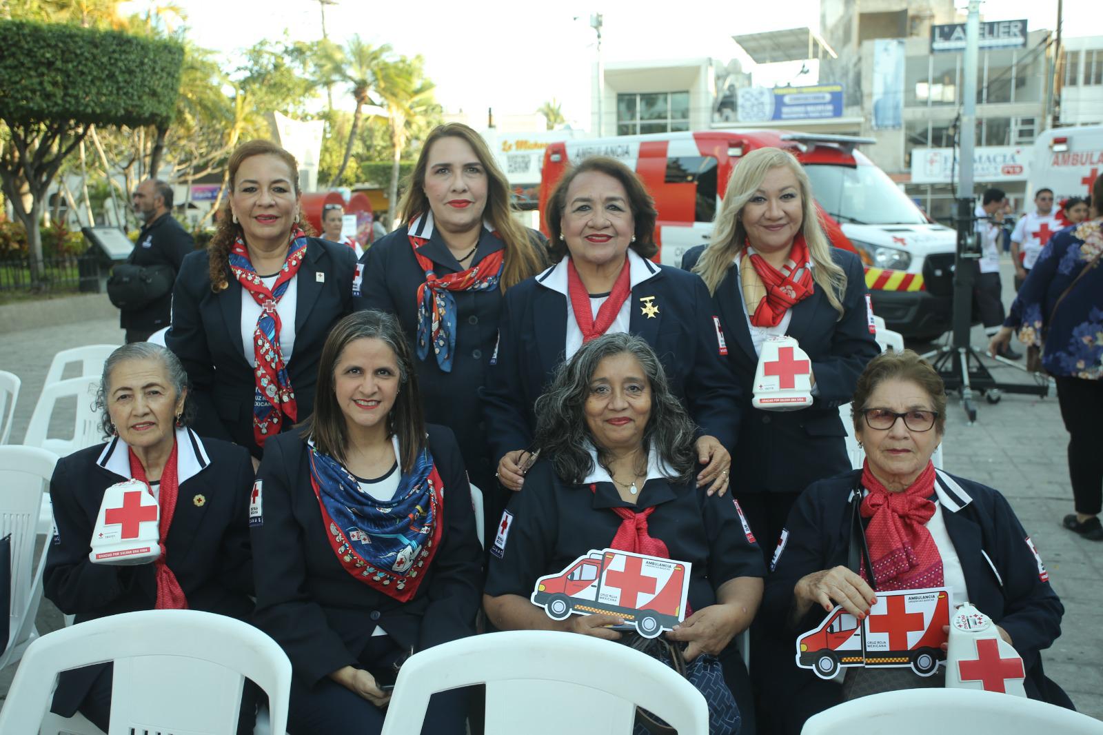 $!El Comité de Damas Voluntarias de Cruz Rojas Mazatlán presentes en el evento.