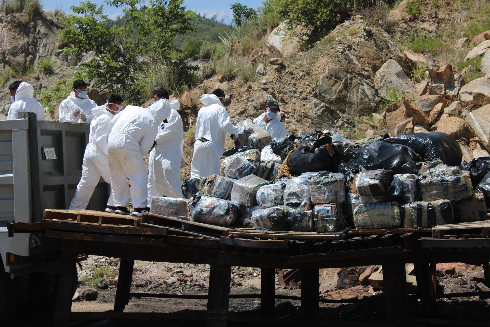 $!Marina y FGR destruyen más de 3.5 toneladas de cocaína asegurada en operativos en Guerrero