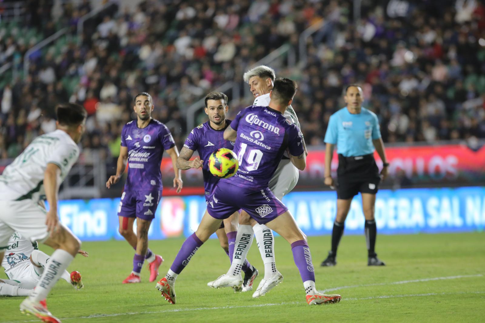 $!La Fiera ruge en El Encanto y corta racha de Mazatlán