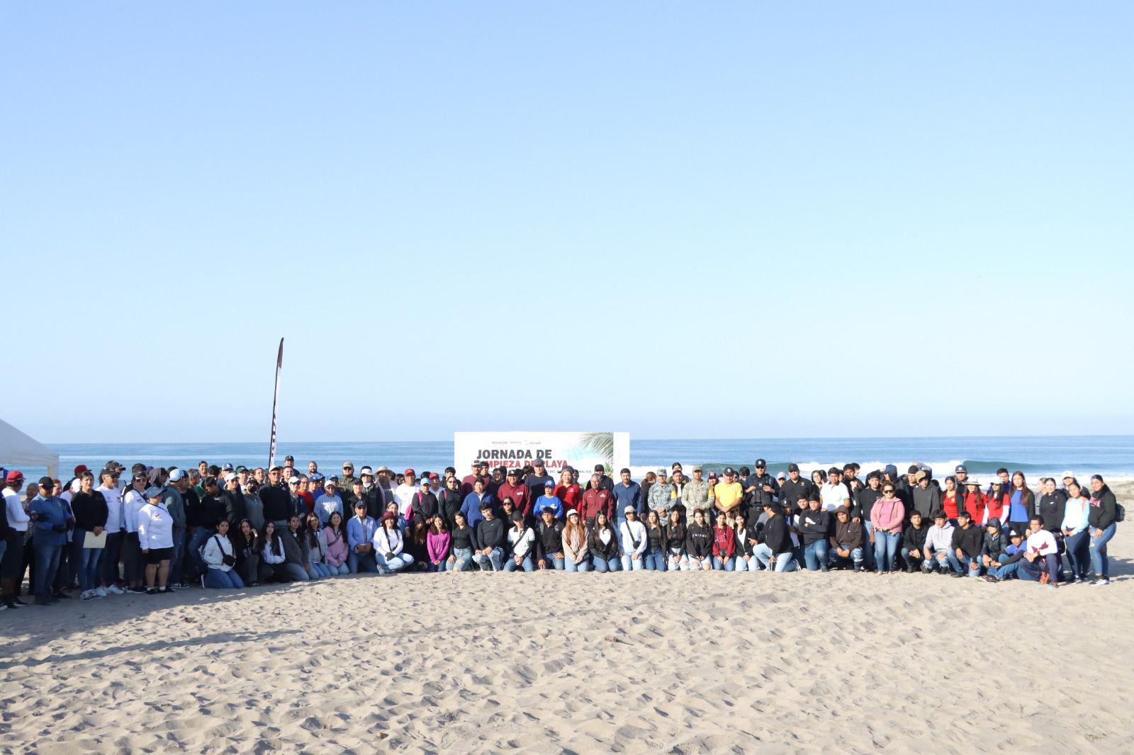 $!Con limpieza en El Caimanero, Rosario se suma a la jornada estatal ‘Sinaloa, limpia tu playa”