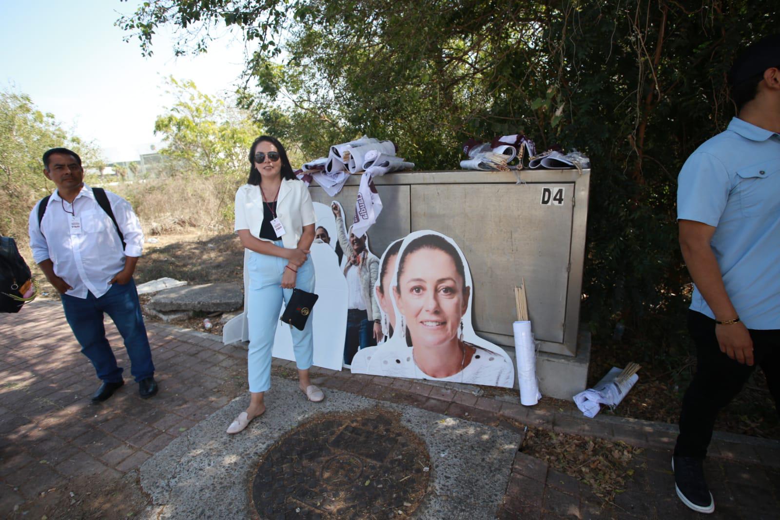 $!Se saturan vialidades que dan al Centro del Convenciones por visita de Claudia Sheinbaum