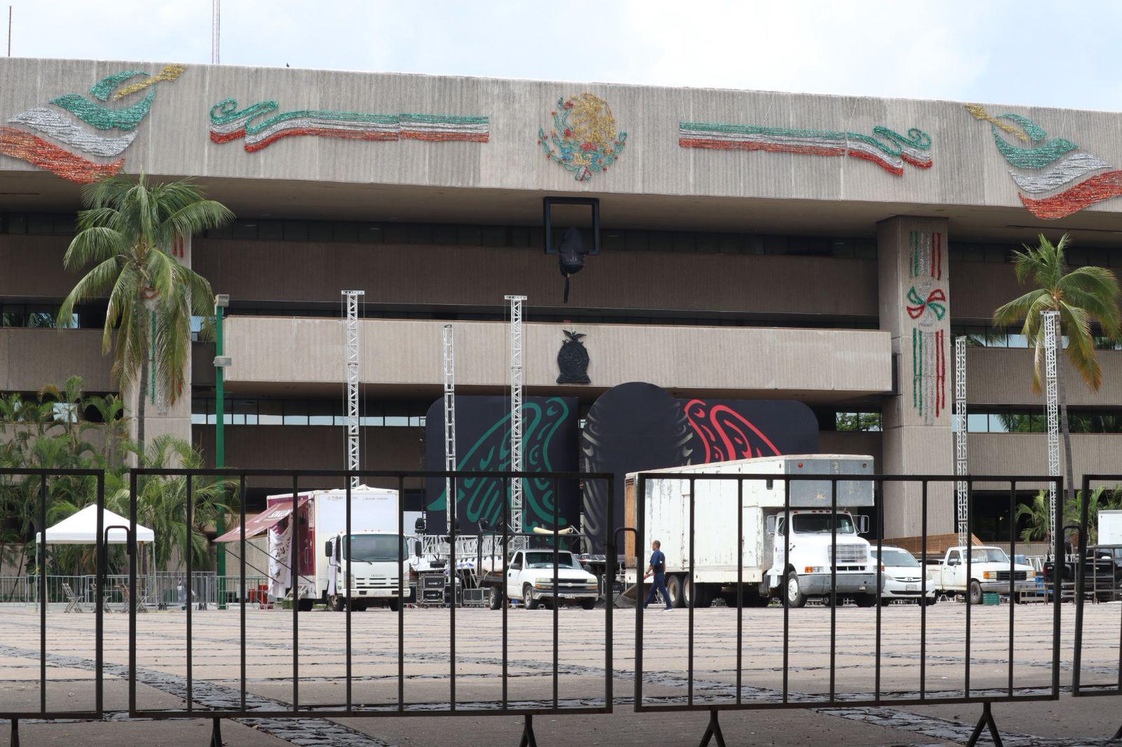 $!Alistan escenarios en el Palacio de Gobierno para festejo del Día del Grito de Independencia