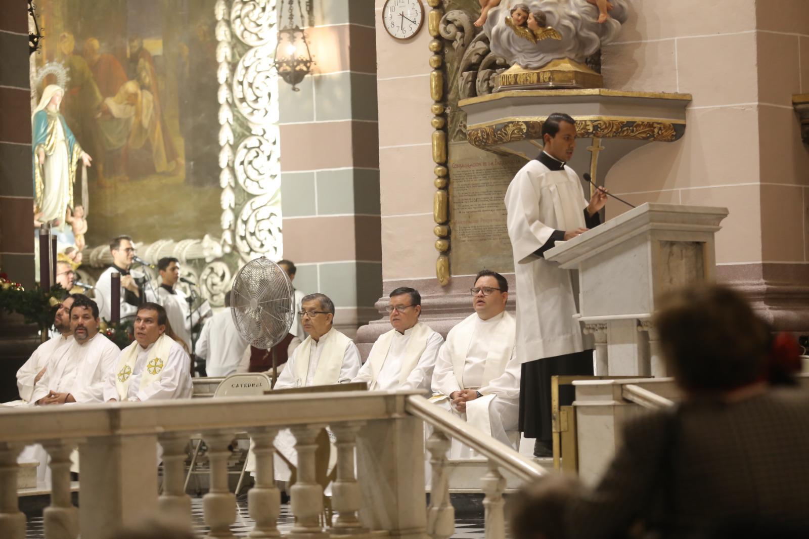 $!Celebran a Nuestra Señora de la Inmaculada Concepción en la Catedral de Mazatlán