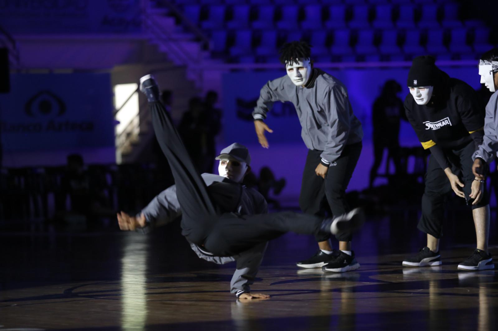 $!Leyendas del basquetbol de Mazatlán son homenajeadas en inauguración del Cibacopa
