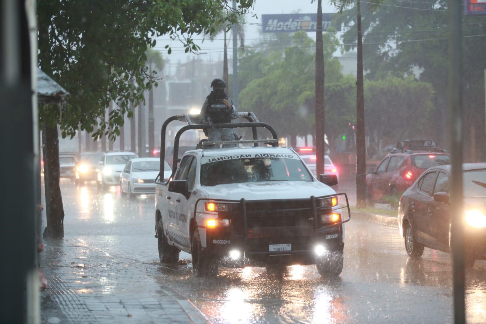 $!Azota fuerte viento y lluvia a Mazatlán