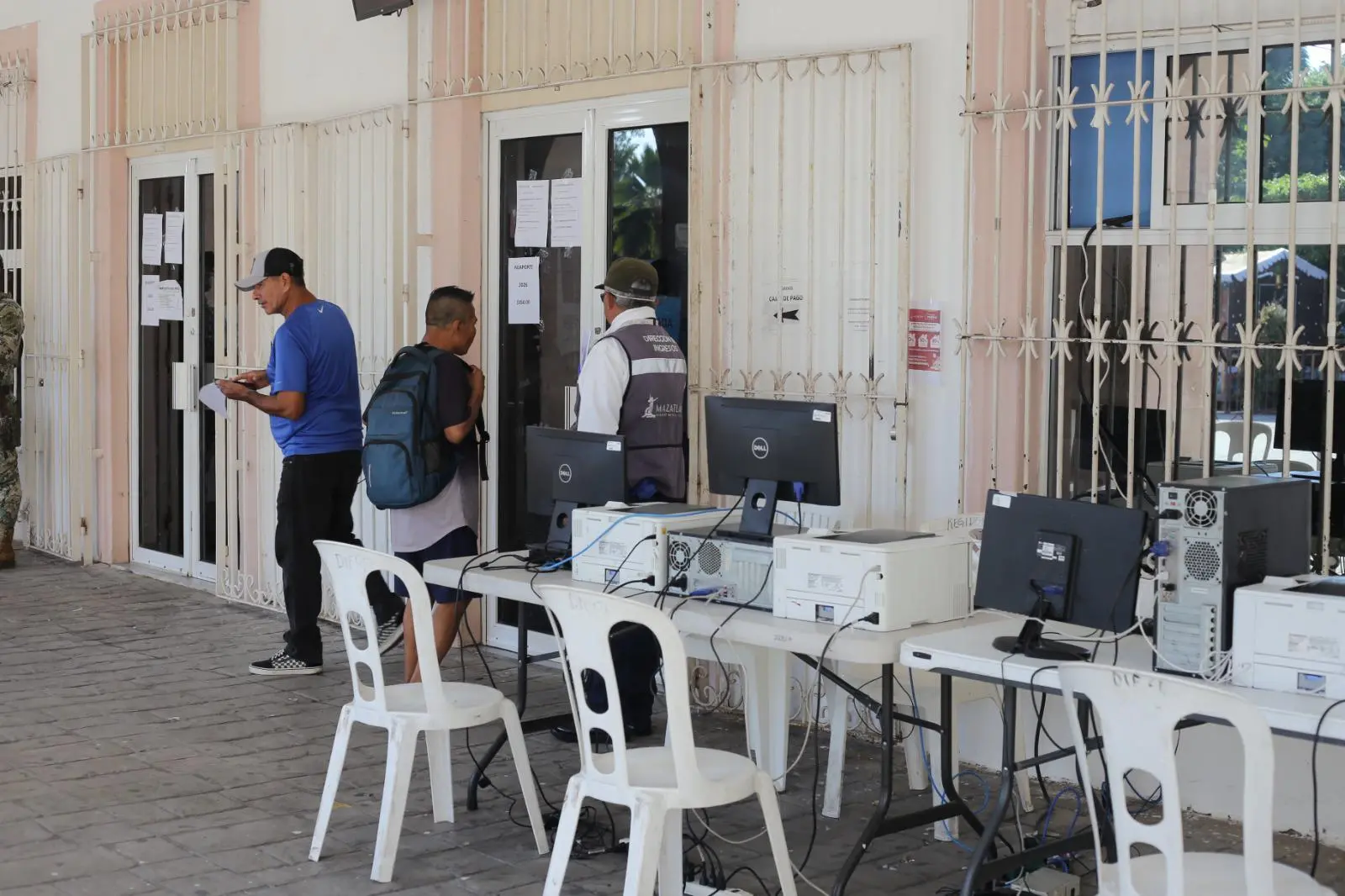 $!Responden ciudadanos y aprovechan descuentos en el pago del Predial en Mazatlán