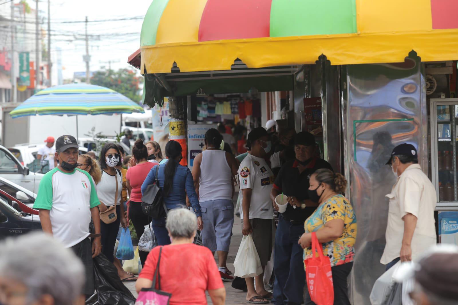 $!En Mazatlán, en el tianguis de la Juárez ya piden el certificado de vacunación