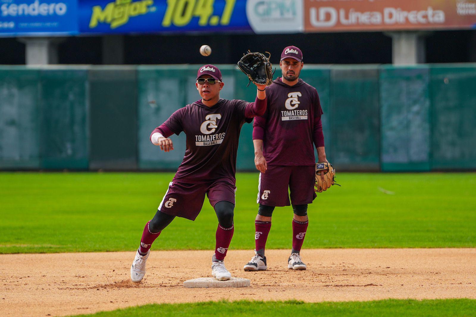 $!Coach Carlos Rivera se une a la pretemporada de Tomateros