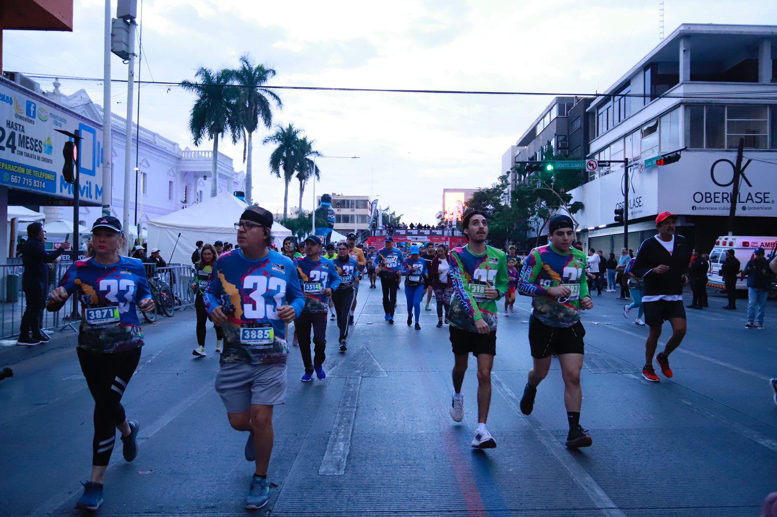 $!Provoca desorden cierre vial por Maratón Internacional de Culiacán
