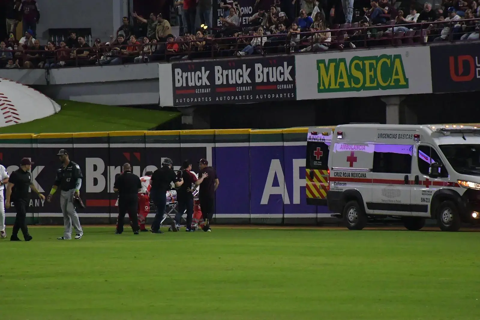 $!Tomateros de Culiacán confirman lesión de JP Martínez