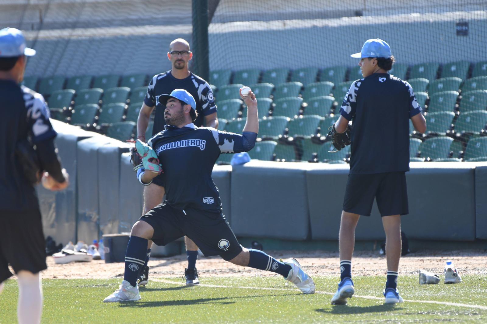 $!Ian Medina y Randy Delgado se unen al entrenamiento de Algodoneros
