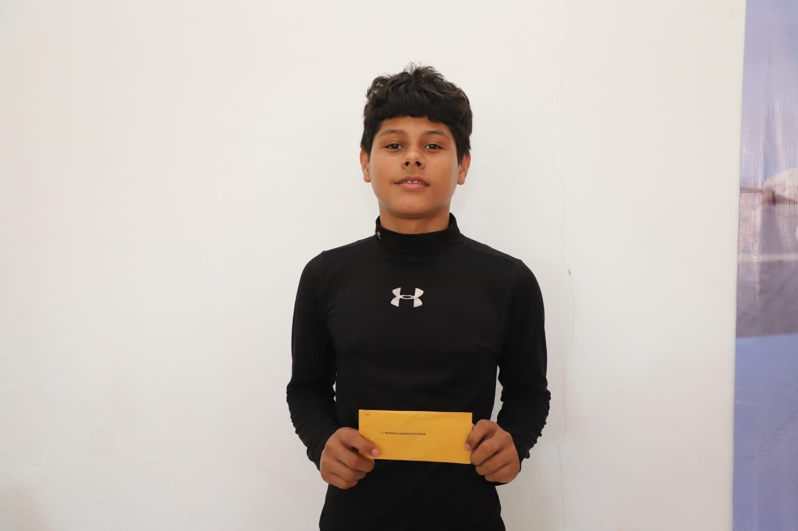 $!Entregan becas a deportistas destacados del municipio de Elota