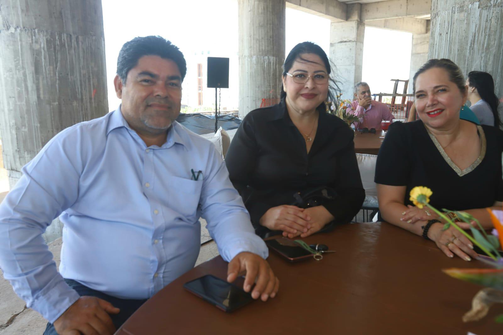 $!Antonio Beltrán, Miriam Lizárraga y Karla Valero.