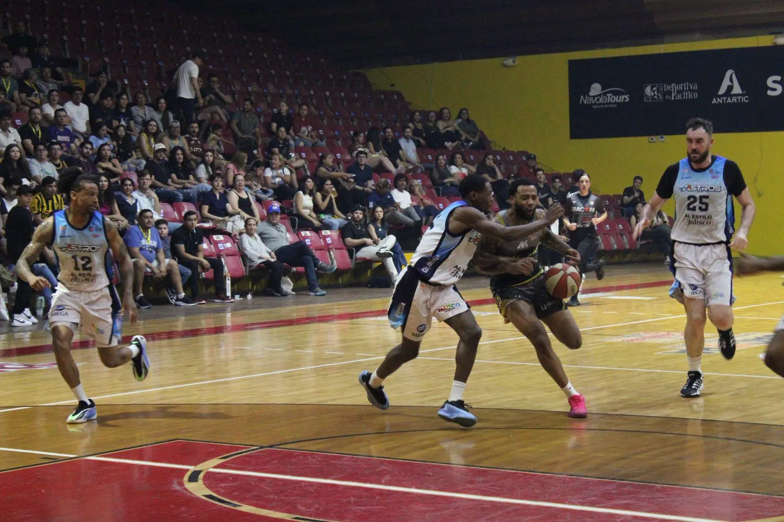 $!Caballeros de Culiacán es barrido en casa por el bicampeón Astros