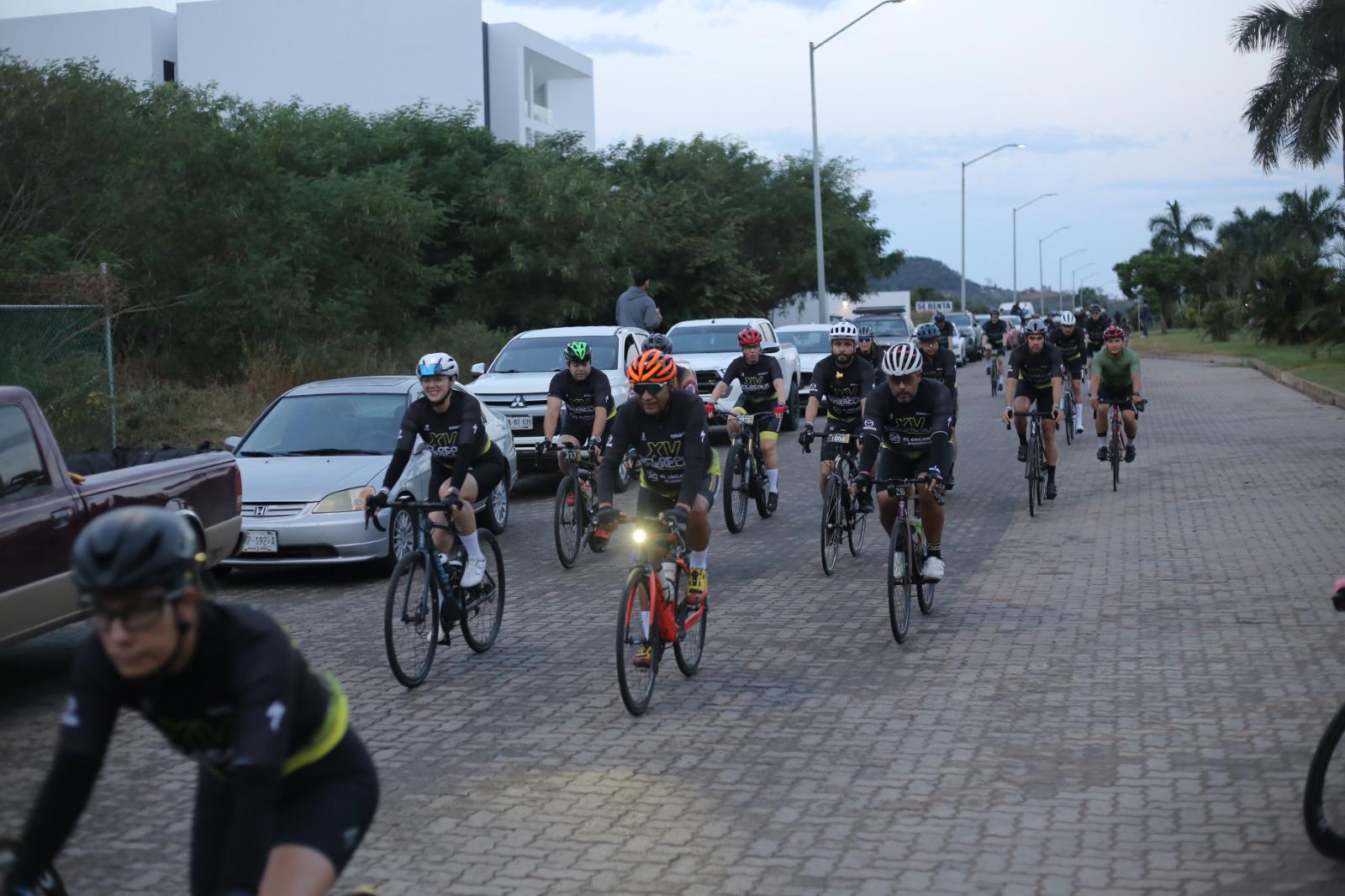 $!Ciclotour Mazatlán celebra 15 años con más de 1,500 ciclistas