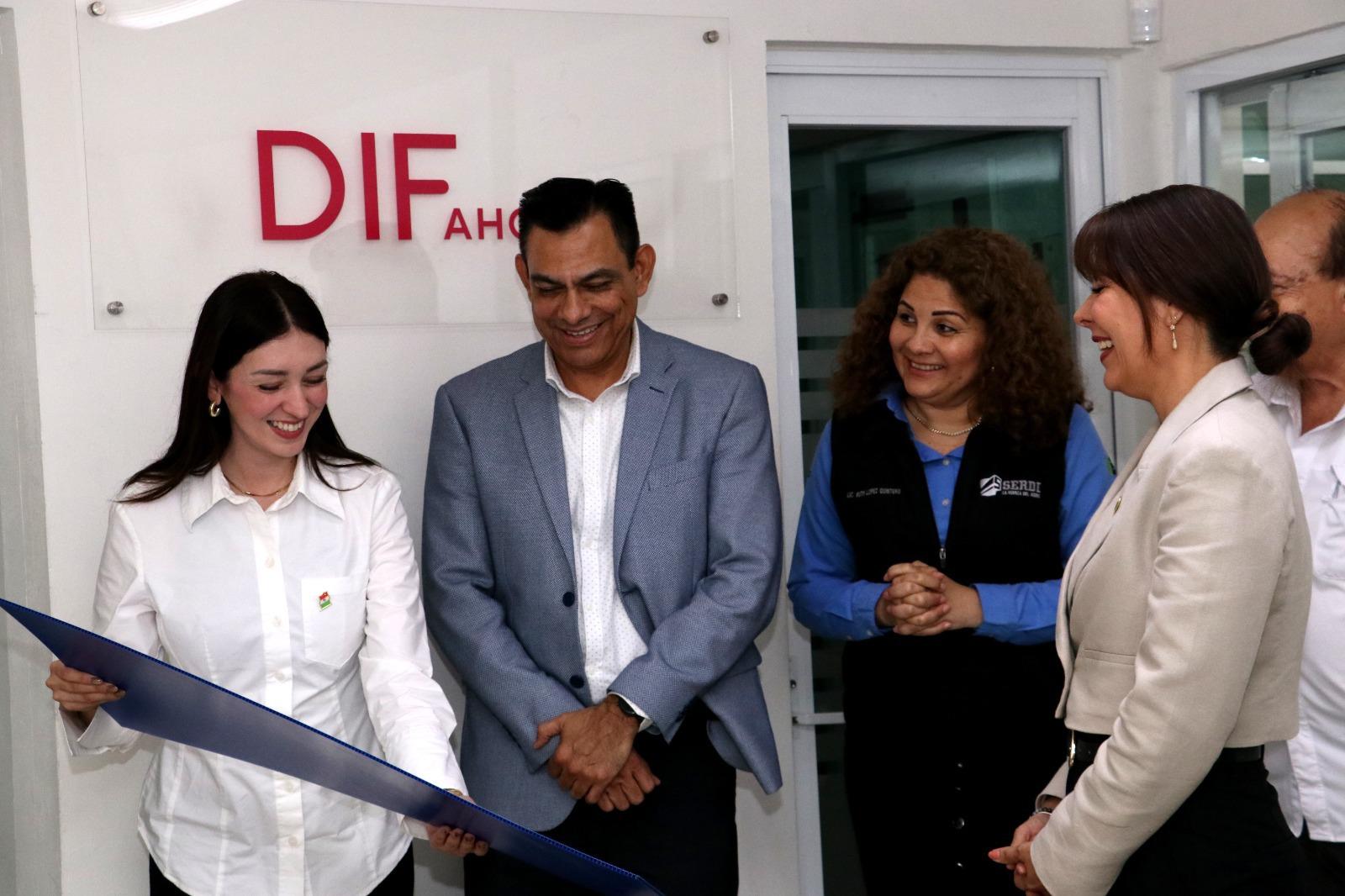 $!Canaco Los Mochis realiza donativo de 100 mil pesos al DIF Ahome para programas artísticos