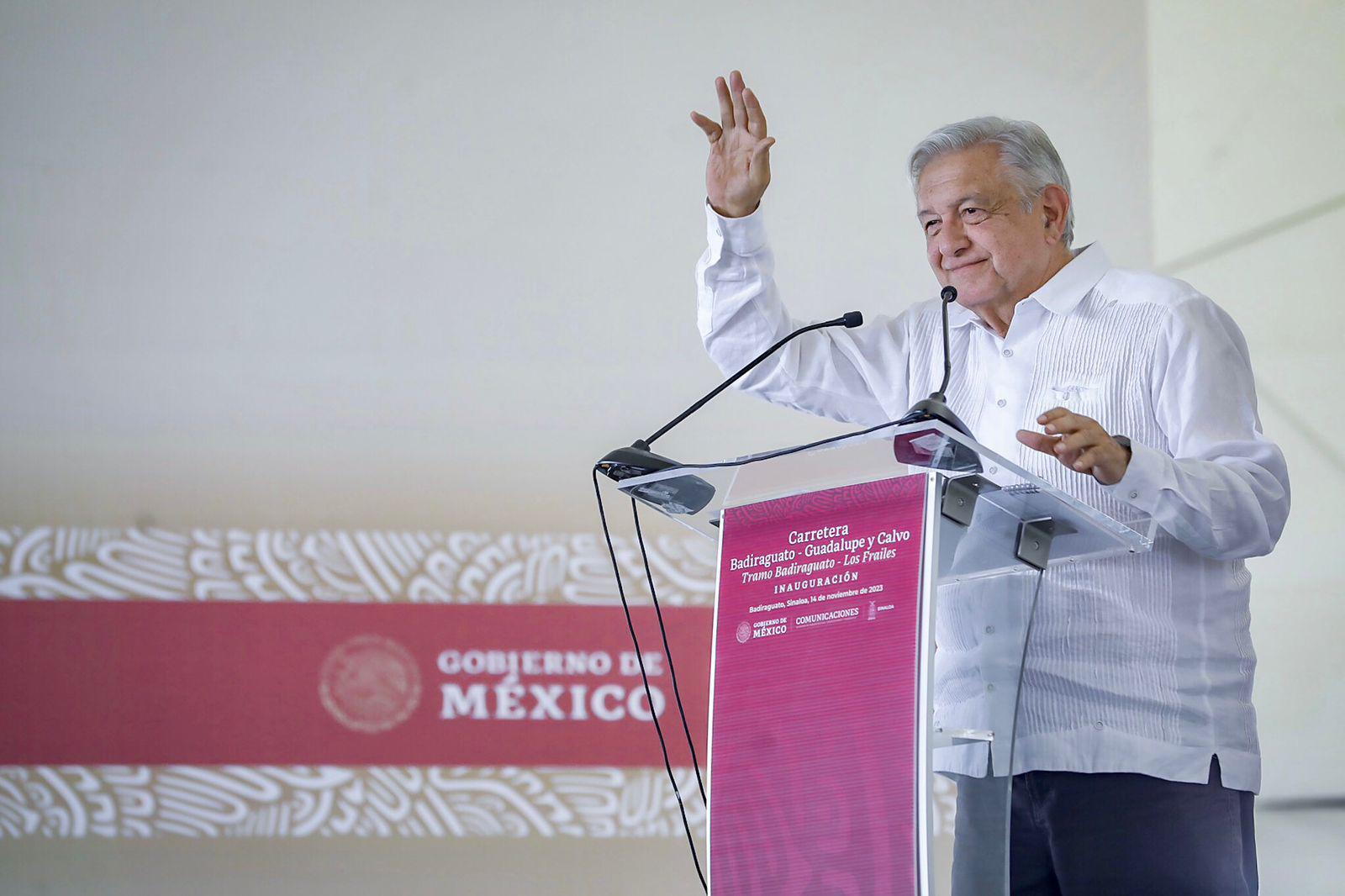 $!Viene bien ‘relevo generacional’, asegura AMLO en Badiraguato; arenga hablando de pensiones