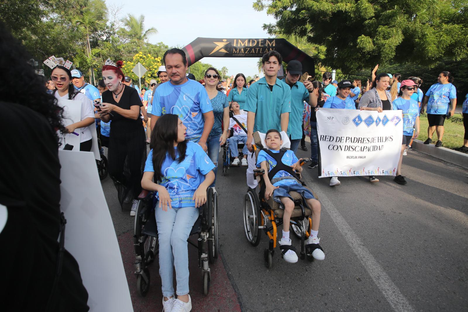 $!Celebran colorida Caminata por el Día Internacional de la Parálisis Cerebral en Mazatlán