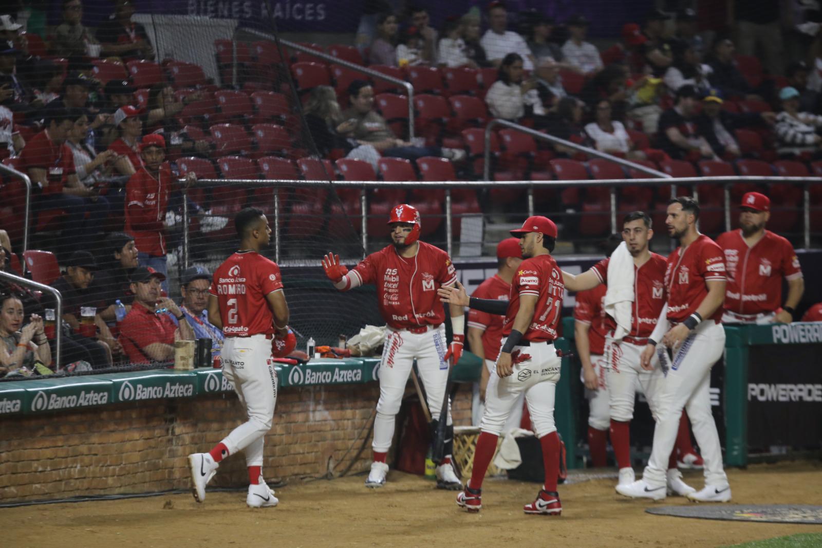 $!Peña y Vásquez guían al triunfo y serie para Venados