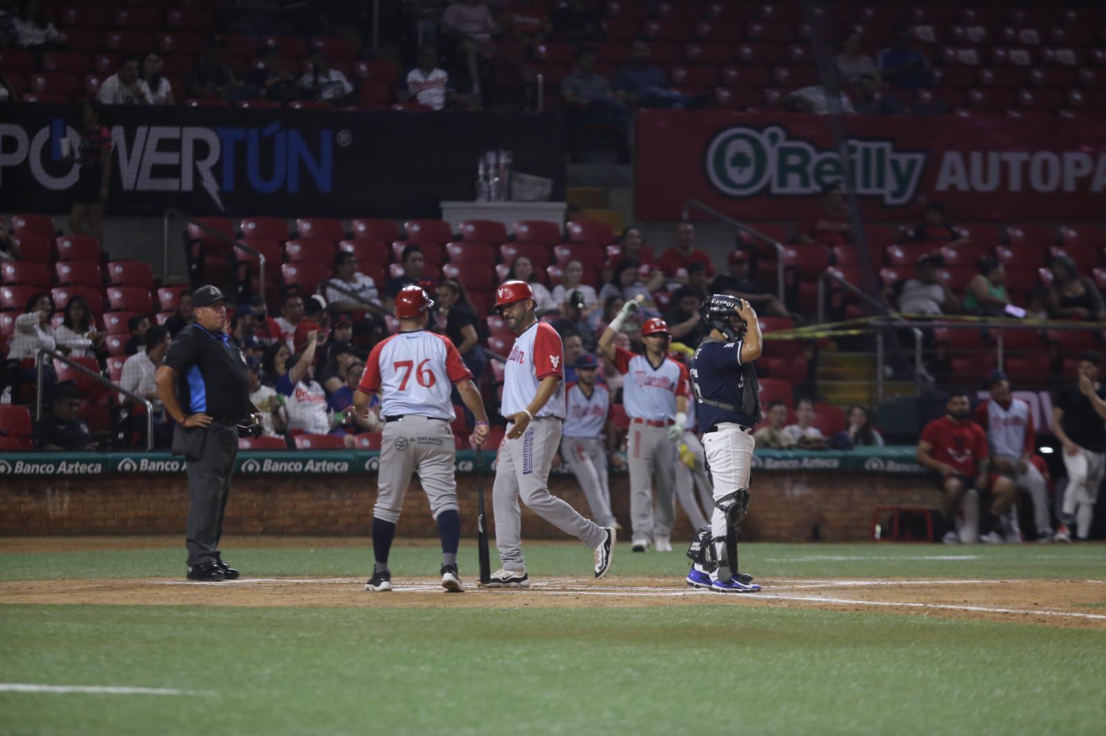 $!Venados de Mazatlán y Banda MS ofrecen una gran fiesta en el Teodoro Mariscal