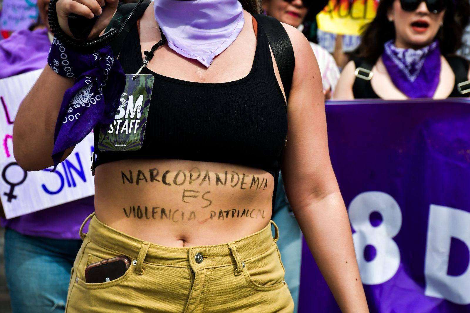 $!Colectivos feministas marchan en Culiacán por justicia y seguridad en el 8M