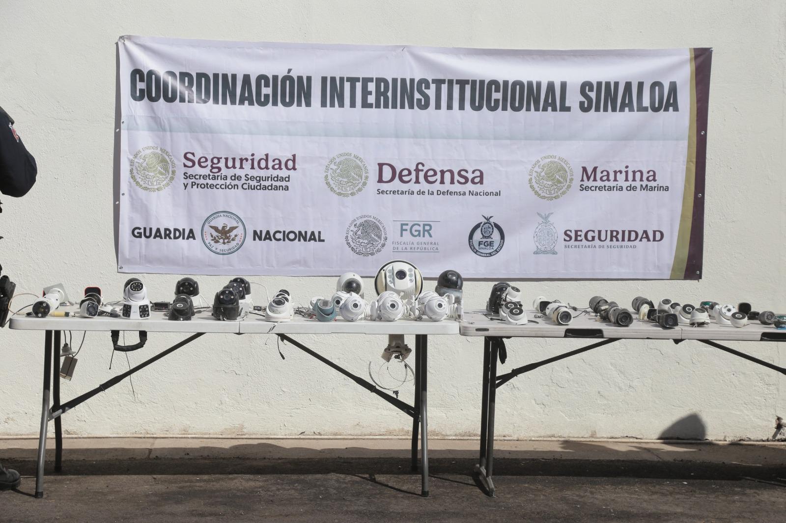 $!En Culiacán, autoridades de seguridad retiran videocámaras del crimen organizado que vigilaban la ciudad
