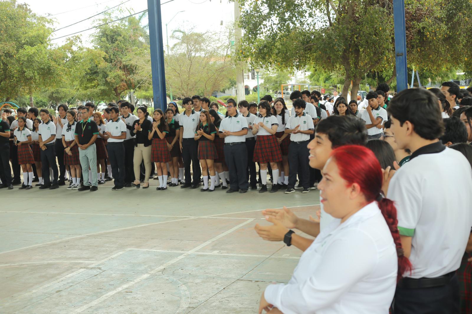 $!Premian a Jesús Fernando Anguiano Varela como Campeón Nacional de Cálculo