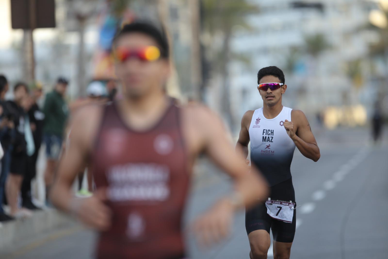 $!Impone condiciones Mazatlán en estatal de triatlón, en Juegos Conade
